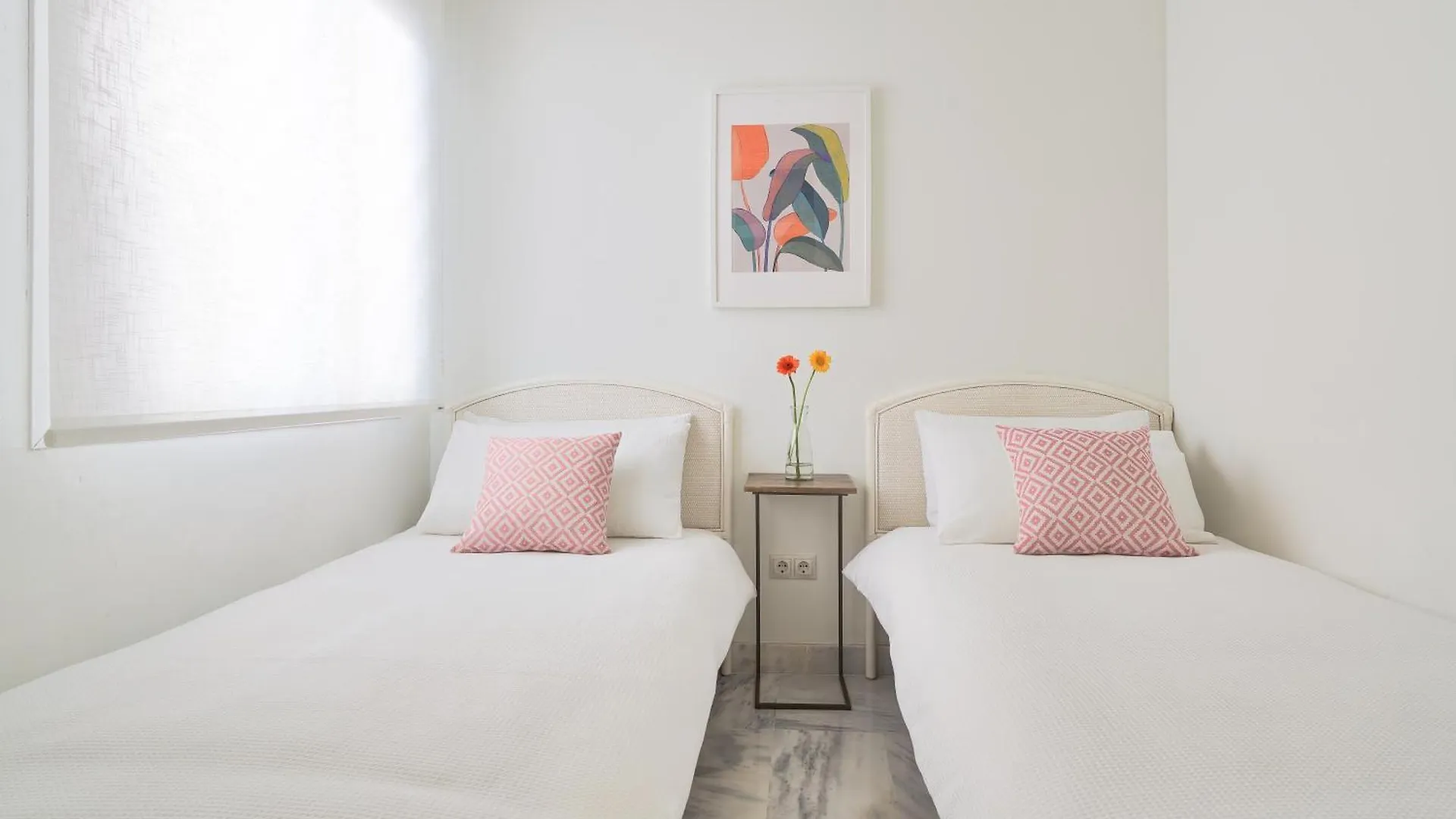 Modern City Centre Apartment W/ Terrace & Fast Wifi Malaga