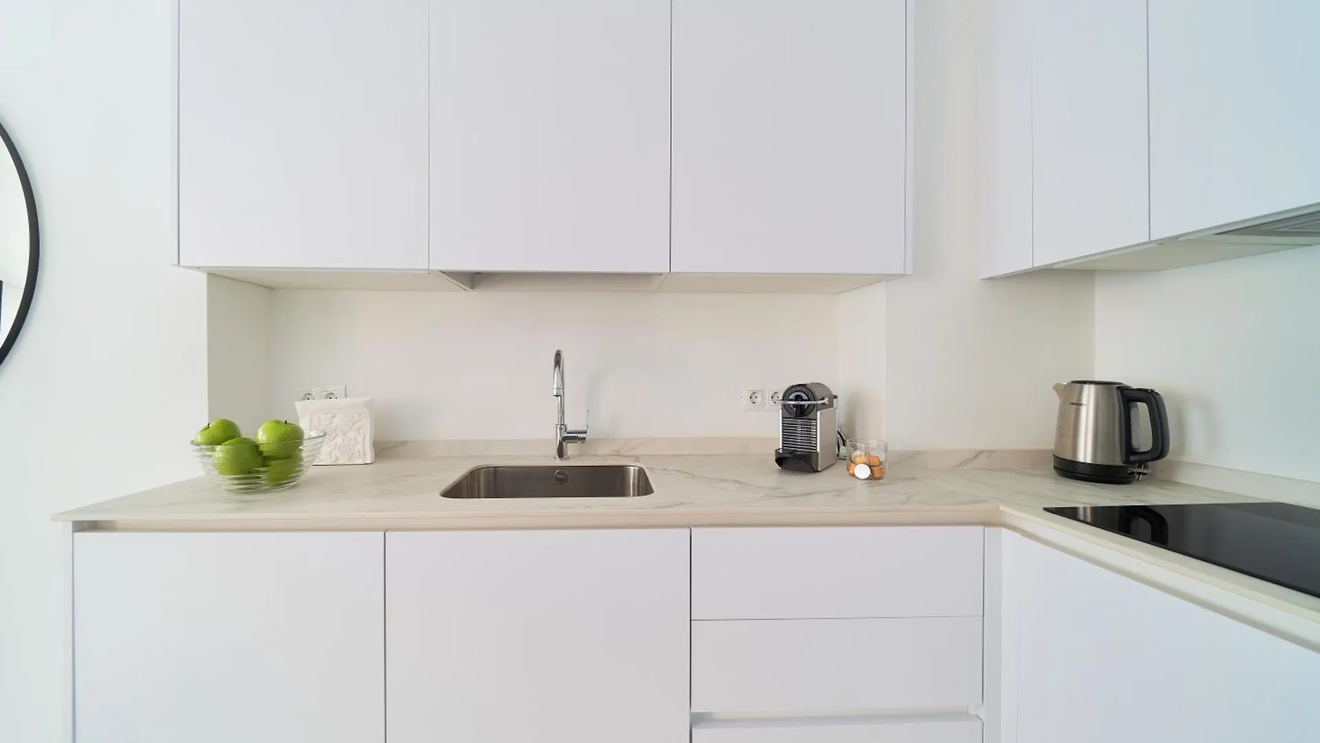 Modern City Centre Apartment W/ Terrace & Fast Wifi Malaga