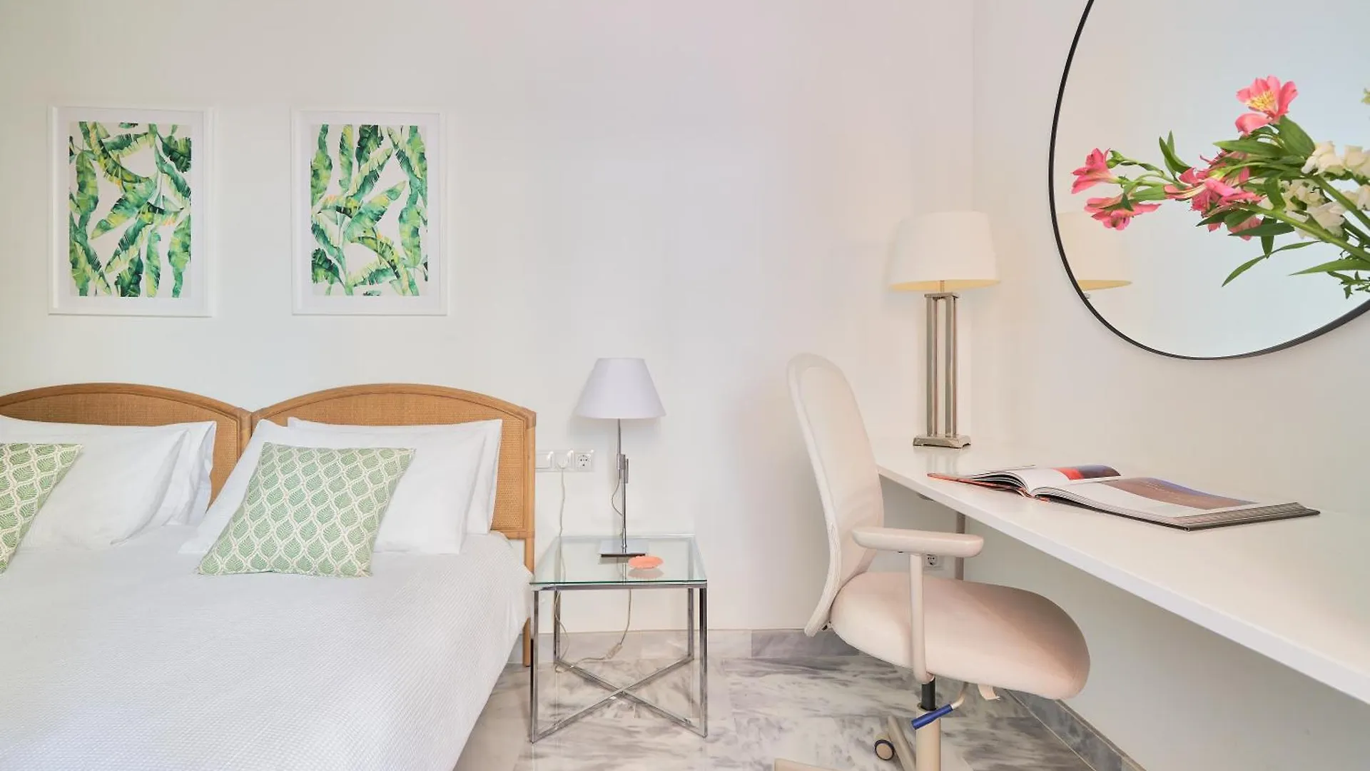 Modern City Centre Apartment W/ Terrace & Fast Wifi Malaga 0*,
