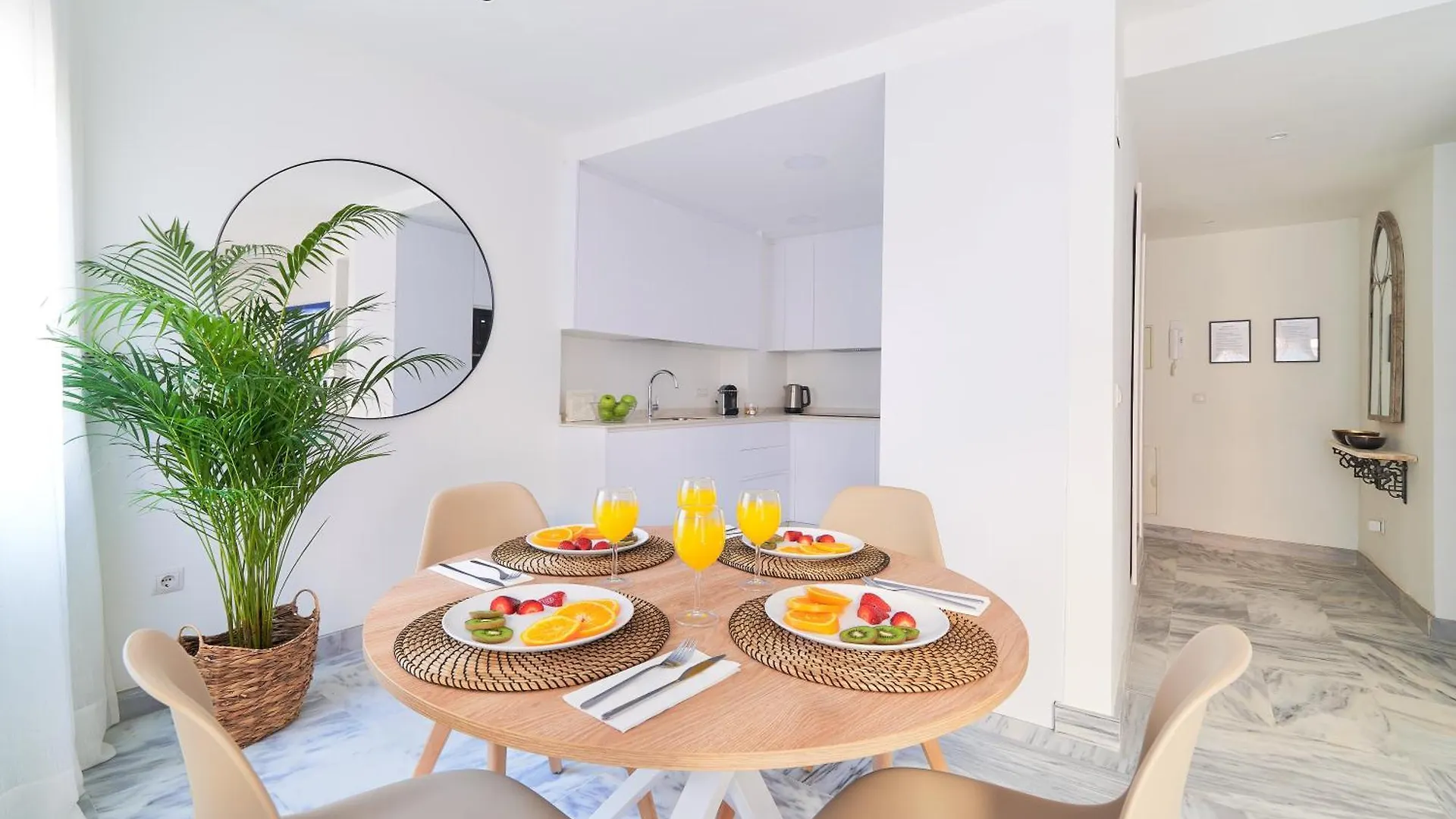 Modern City Centre Apartment W/ Terrace & Fast Wifi Malaga